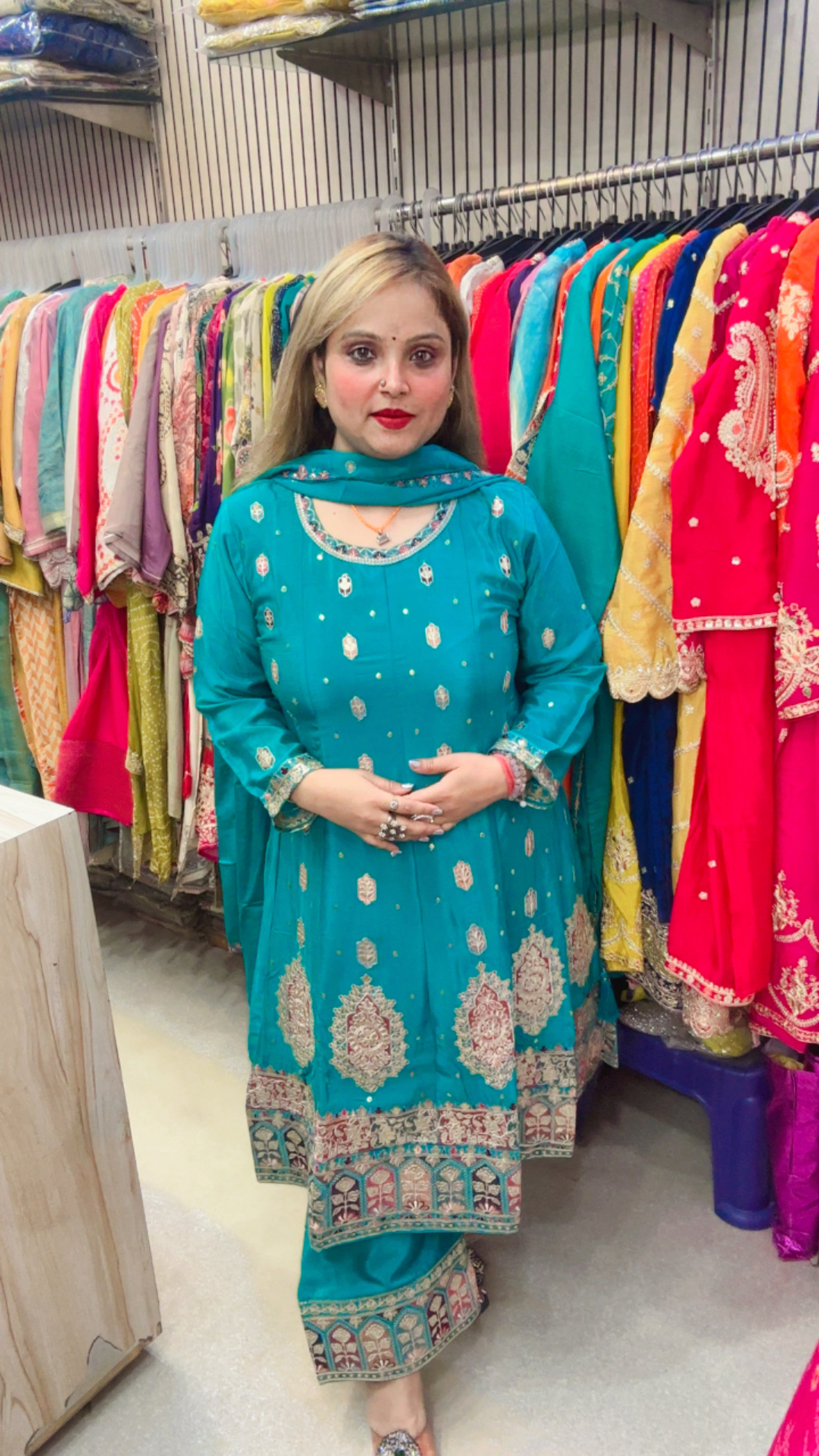 {"eId":"733139178218357","CameraPosition":2}