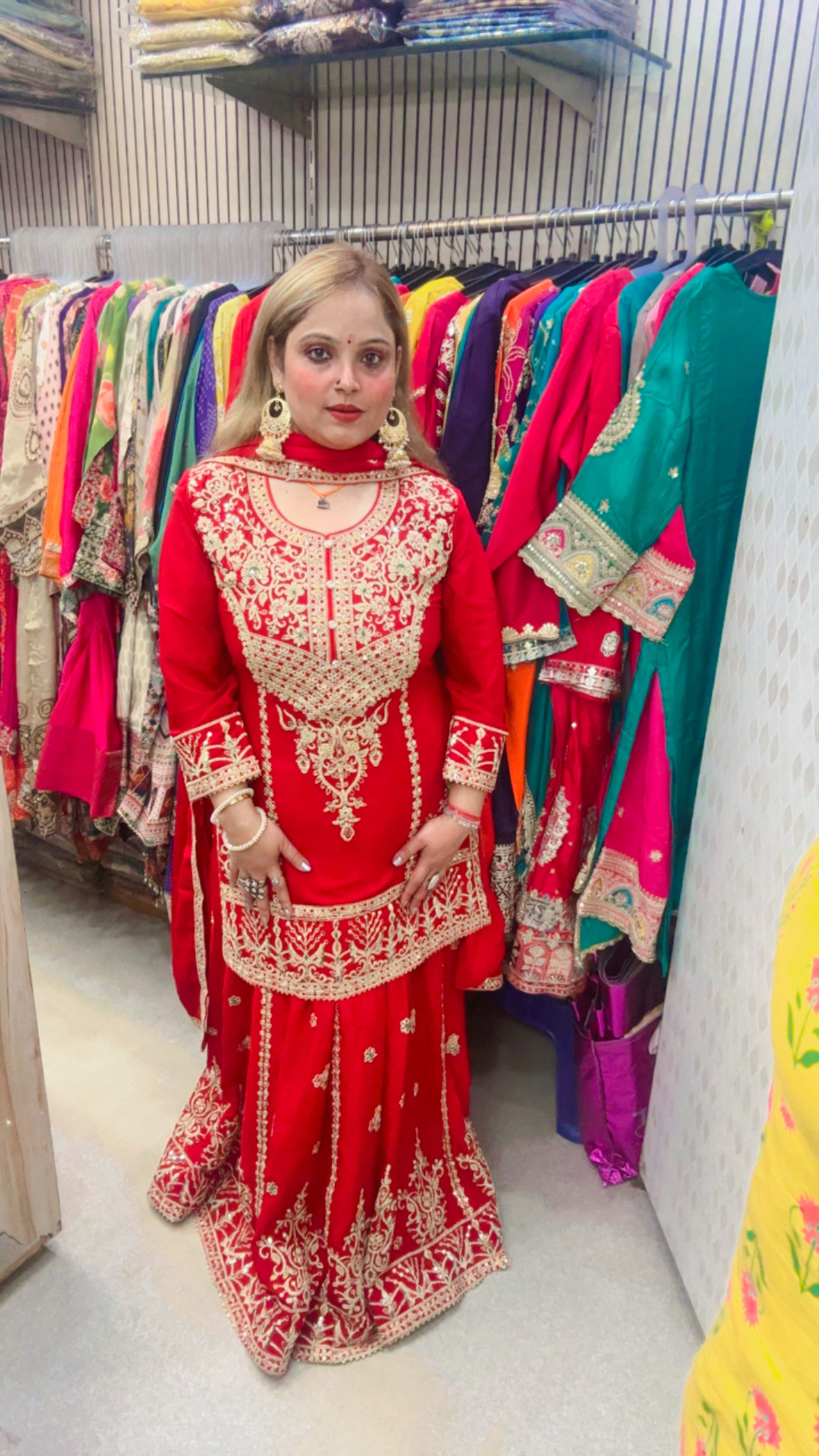 {"eId":"733139178218357","CameraPosition":2}