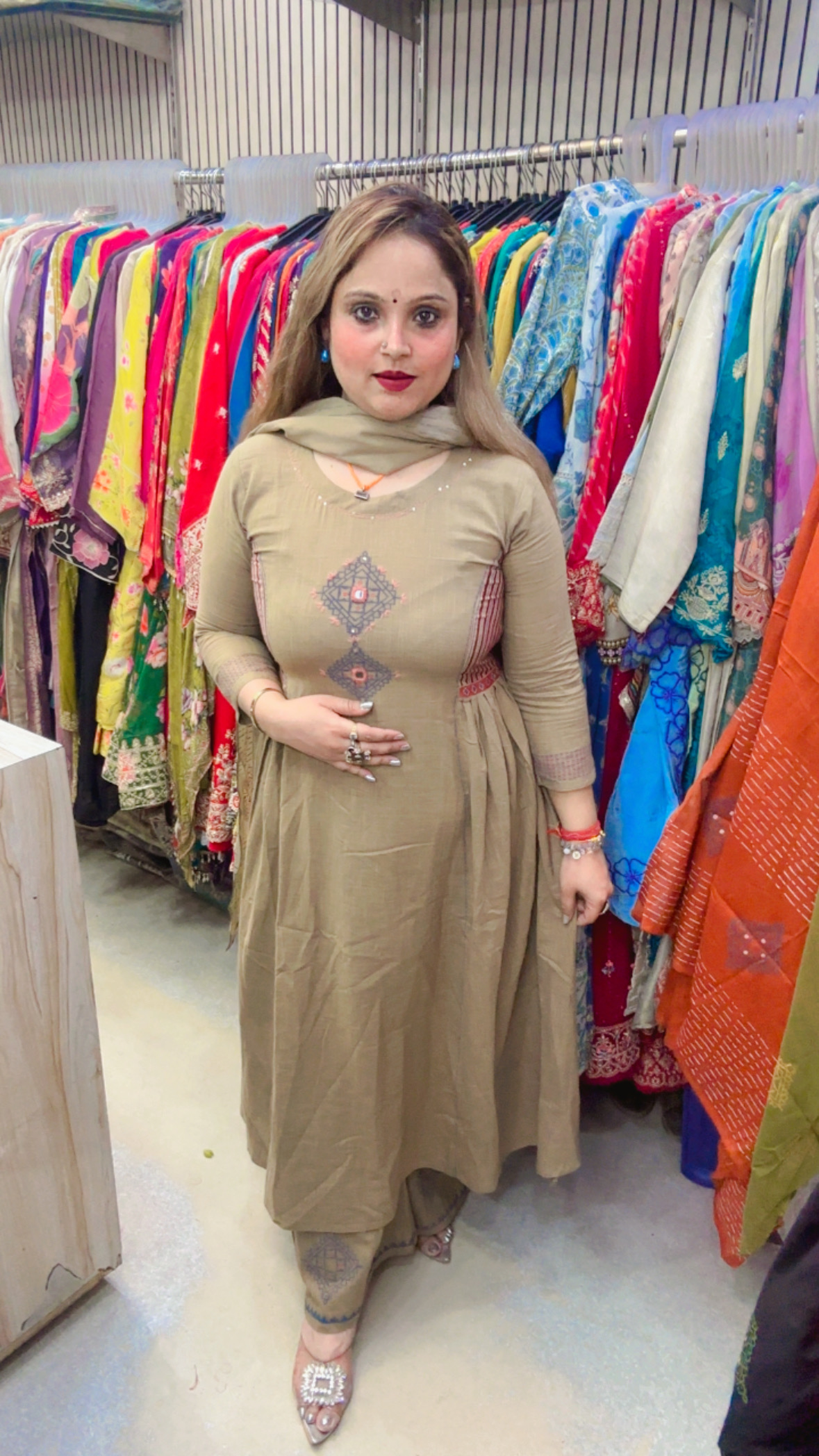 Linen Palazzo Suit with Batik Print, Kalamkari Patch Work & Mul Cotton Dupatta - Image 4